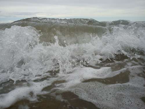 Wave Breaking Spray Foam Inject Sea Beach