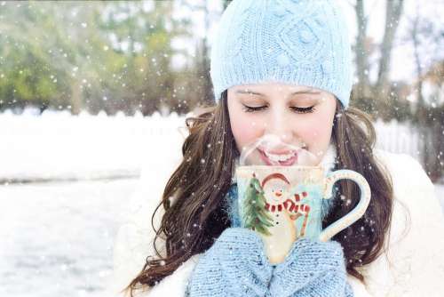 Winter Snow Pretty Woman Hot Chocolate Coffee Cold