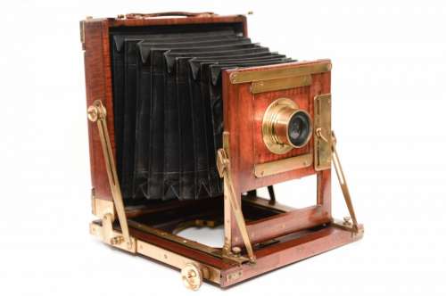 Wooden field camera