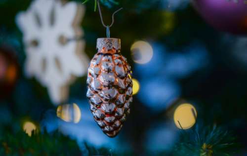 Pinecone christmas tree ornament