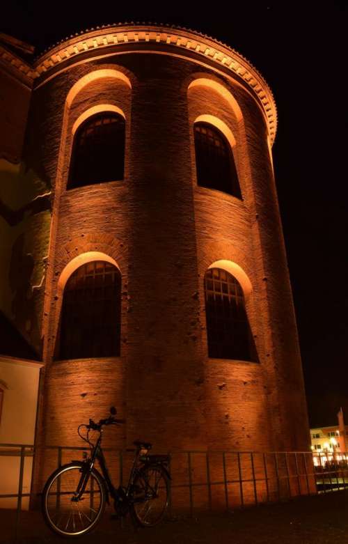 lights   nightshot architecture tower Trier