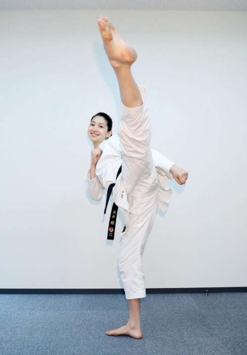 Karate kick defense fighting 