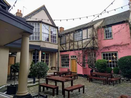 inner courtyard staging inn crown and thistle abingdon tourism
