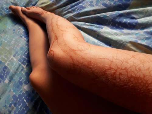 henna sunflower relaxing legs