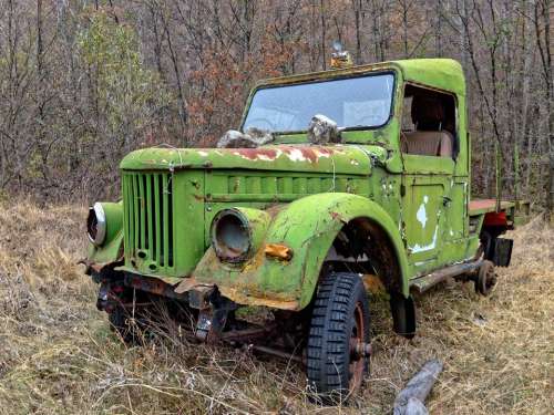 old car jeep green