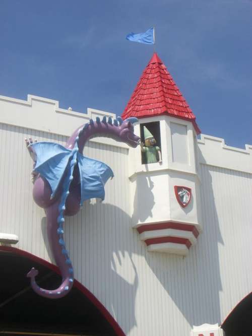 beach boardwalk dragon princess amusement park
