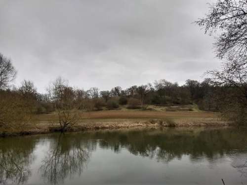 thames gloomy overcast bank river