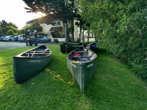 canoes canoe trip bablock hythe ferryman river thames/motor bike