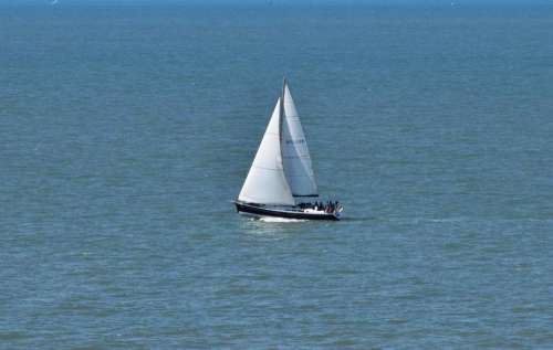oceanseahorizonsailsailing boatsailboat #sailboatskeelingwithoceanspray