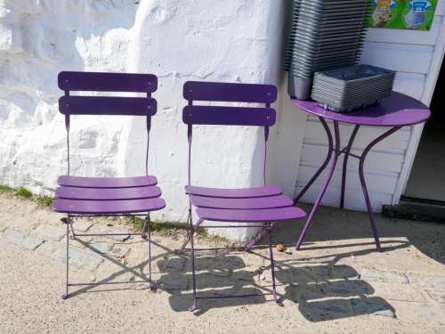 chairs folding purple empty table