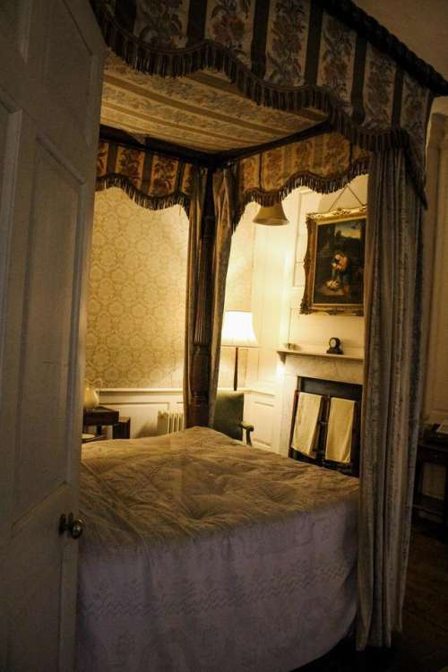 bedroom bed vintage four-poster Lacock Abbey