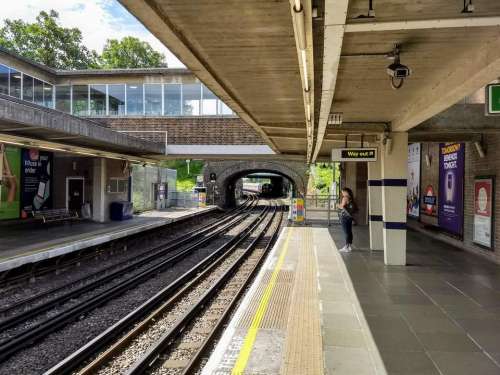 tube station osterley underground metro london
