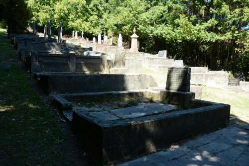 cemetery graves graveyard  