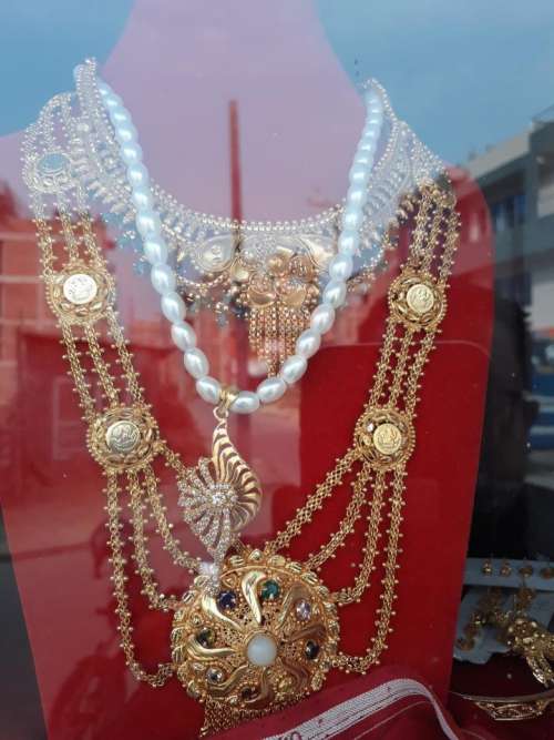 jewelry gold pearls wedding India