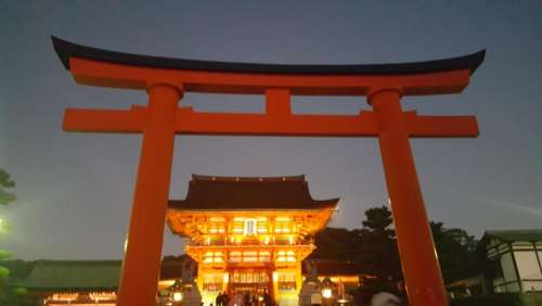 japan shrine torii kyoto trip
