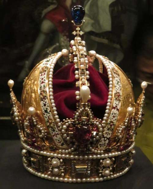 crown royal regal Austria king gold