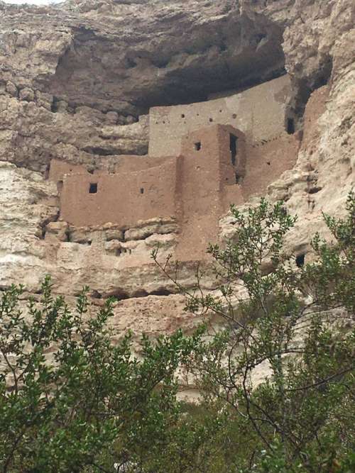 montezuma castle indian ruins cliff