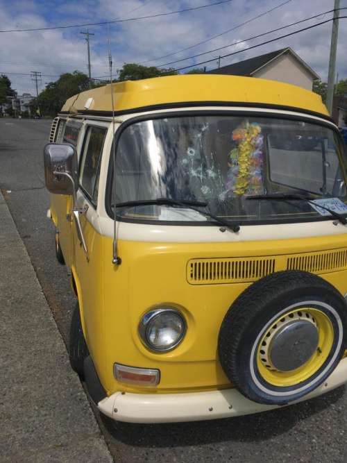 car auto yellow van canada