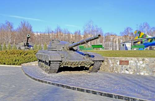 Defender Of The Fatherland Tank Monument War Army