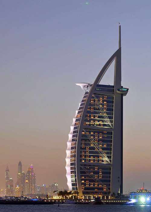 Dubai Hotel Emirates Water Night Skyline