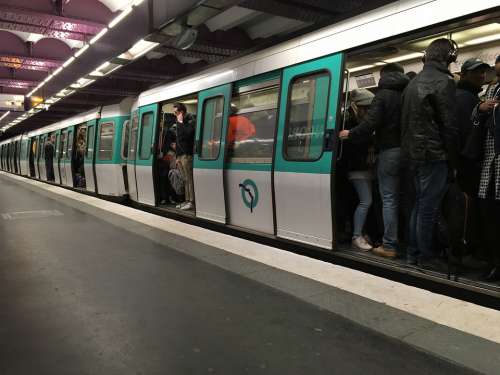 Metro Subway Crowded Packed Jammed Platform