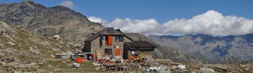 Mountain Mountanins Alpes Vaccarone Refuge