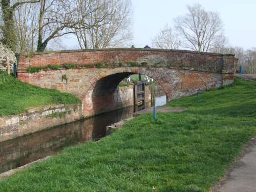 bridge.arch brick.canal.lock gate beeligh.maldon essex englang
