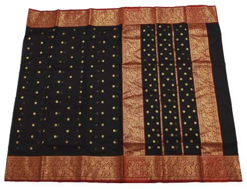 Chanderi
saree a traditional material worthy of its finesse and lightness texture and
rich richness is made by weaving silk and golden zari in the traditional
cotton yarn which results in the formation of texture shiny. In addition the
material takes its name from the small town of Chanderi in Ashoknagar district