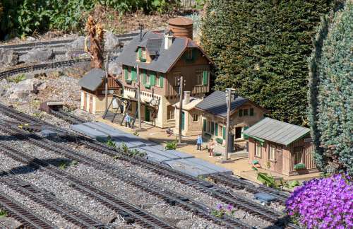 Railway Station Model Railway Model Train Figures