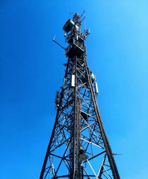 radio tower transmission tower mobile telephones
