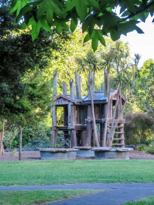 playground Auckland park Totara Park play hut