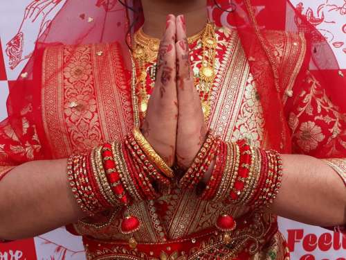 woman India wedding hands bracelets