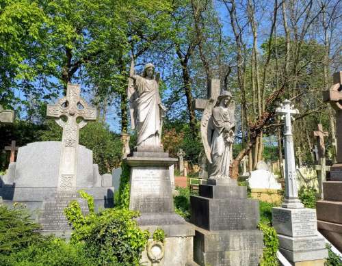 graveyard cemetery highgate statues jesus