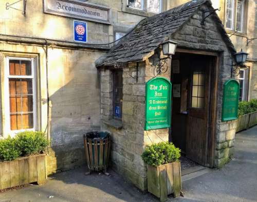 english pub entrance