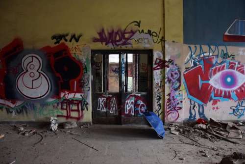abandoned abandoned place lost place graffiti rusty
