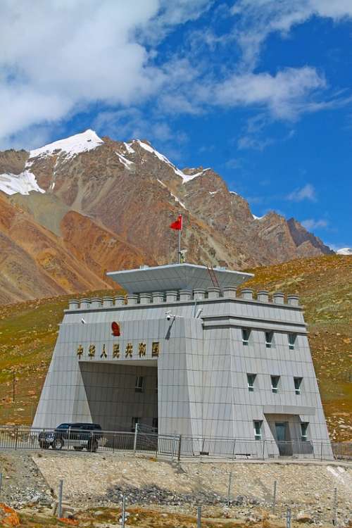 Pakistan Pass China Border Snow Karakoram Road