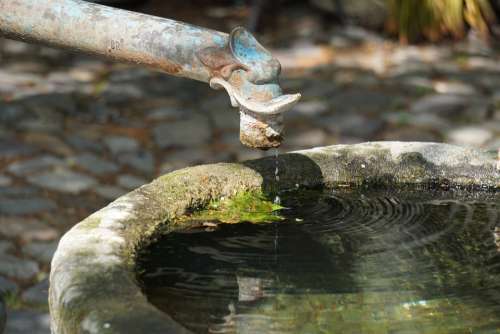 Pump Drip Faucet Metal Irrigation Fountain