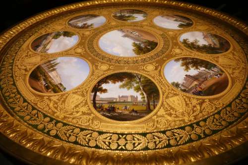 Table Table Top Around Circle Gold Gilt Castle