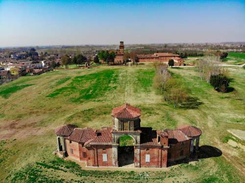 The Castle Of Chignolo Po The Castle Procaccini Fart