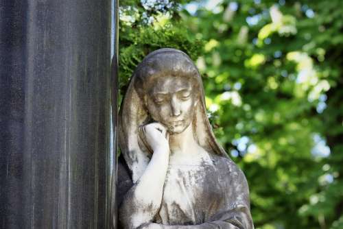 Woman Sculpture Monument Mirogoj Cemetery Zagreb