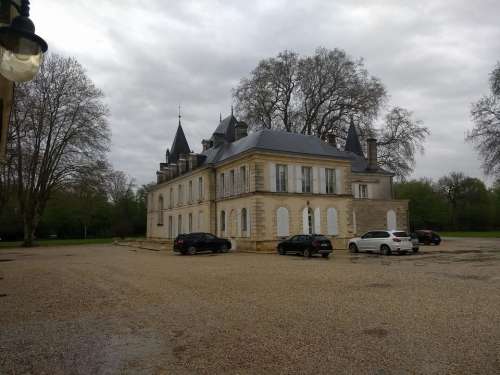 Chateau vineyard gironde burgundy france 