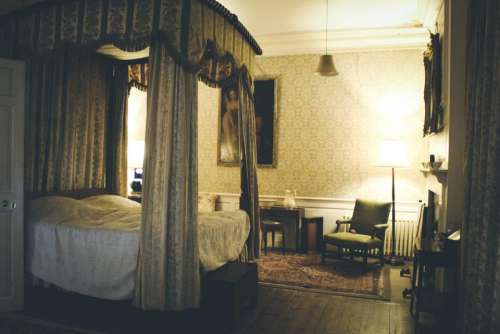 bedroom bed vintage four-poster Lacock Abbey