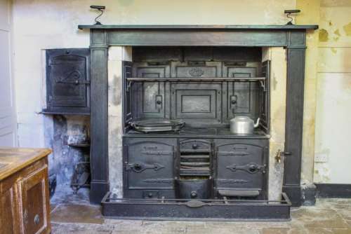 range kitchen Victorian Sidney_Flavel_&_Company Lacock_Abbey