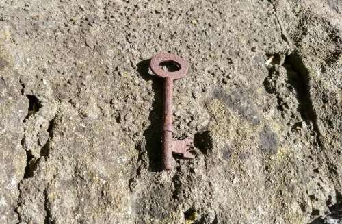 Iron key key 