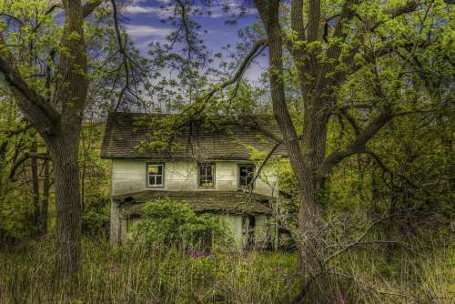abandoned house country 