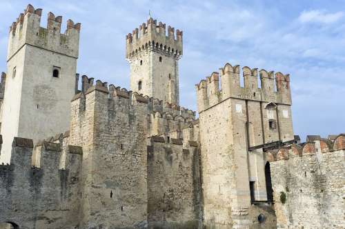 Castle Sirmione Middle Ages Architecture Fortress