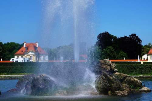 Fanfare Fountain Water Wet Castle Munich