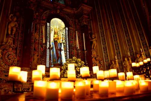 Light Candles Virgin Pray Love Church Italian