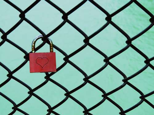 Padlock Chainlink Fence Heart Cage River Lock