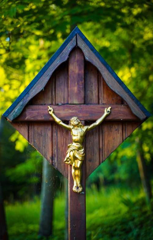 Wayside Cross Cross Jesus Golden Wood Crucifixion
